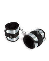 Fifty Shades Of Grey: Totally His Handfesseln - vergleichen und g&uuml;nstig kaufen