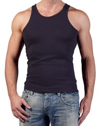 Muskelshirt mit figurformendem Funktionsstoff unterlegt